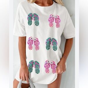 EUC‎ White T-Shirt with Colorful Sequin Flip-Flop Print Size XL